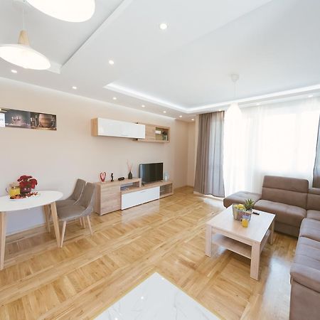 Apartment Luxury Explorer Podgorica Exteriér fotografie