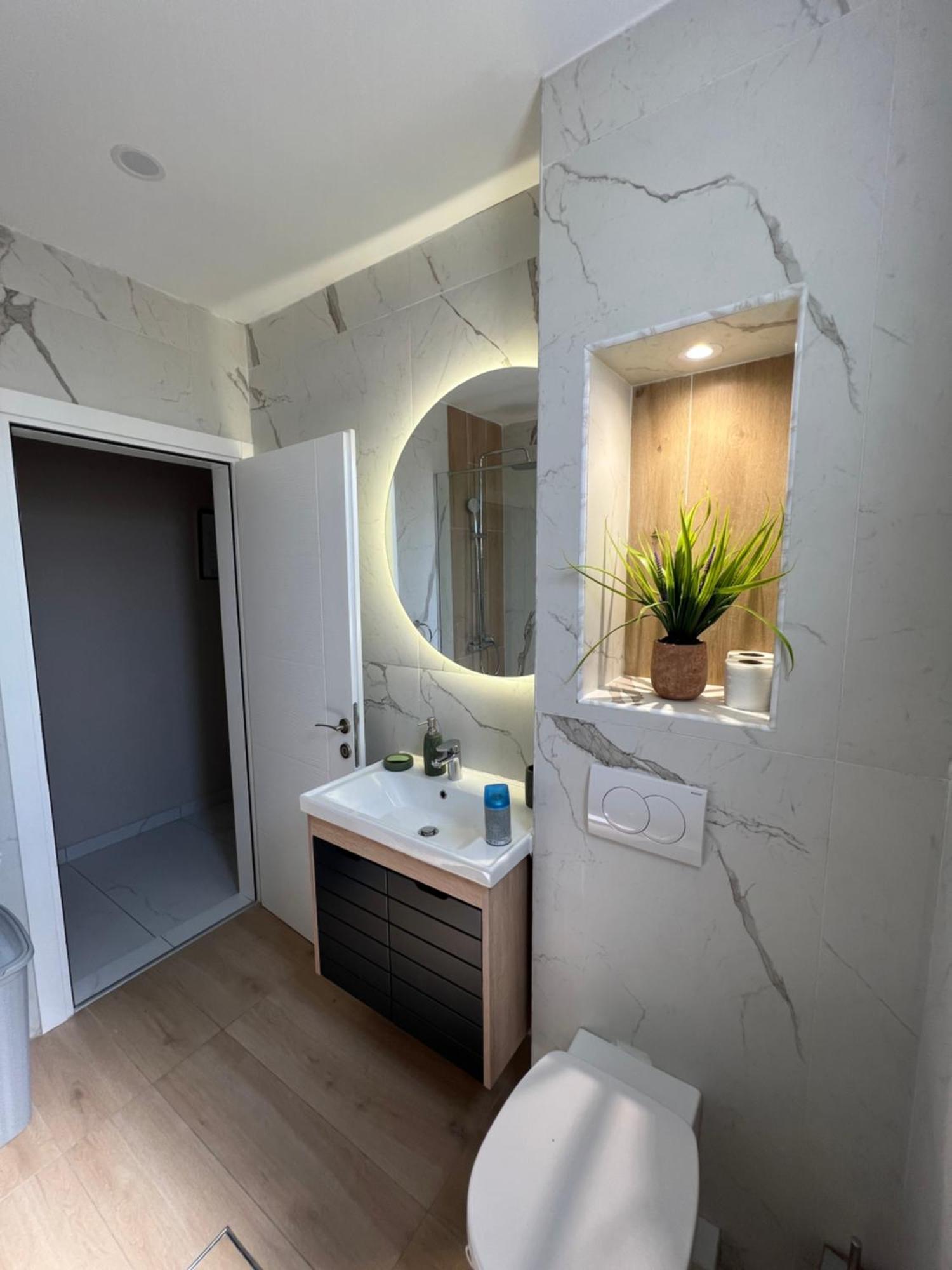 Apartment Luxury Explorer Podgorica Exteriér fotografie